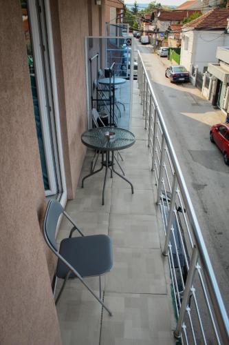 Erkély/terasz, Apartments and Rooms Radivojević Niš (Apartments and Rooms Radivojevic Nis) in Nyis