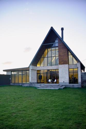 Arinest Villa with heated pool, 20 min from Yerevan in Abovyan