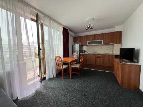 Hotel 007 - image 6