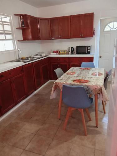 Kitchen, Cassiane apartments in Anse De Mai