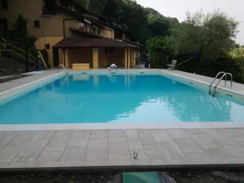 Peldbaseins, Baia dei Colori in Monte Isola