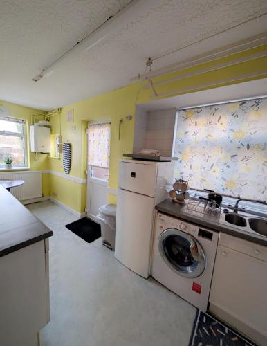 Spacious House in Ruislip Free Parking Near Tube