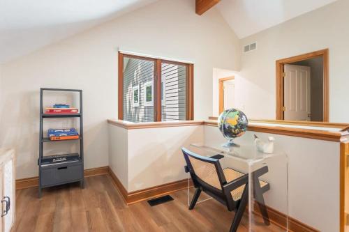 Hummingbird Beach House-Family Friendly - image 10