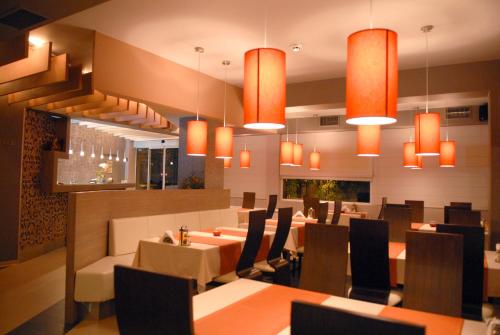 Hotel Avis - image 2