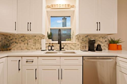 Cozy Westchester Retreat Near Chicago & Parks in เวสต์เชสเตอร์ (IL)
