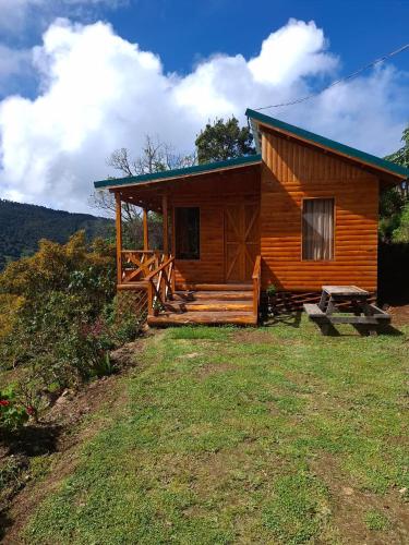Cabaña Montaña Serena – khách sạn tại Copey