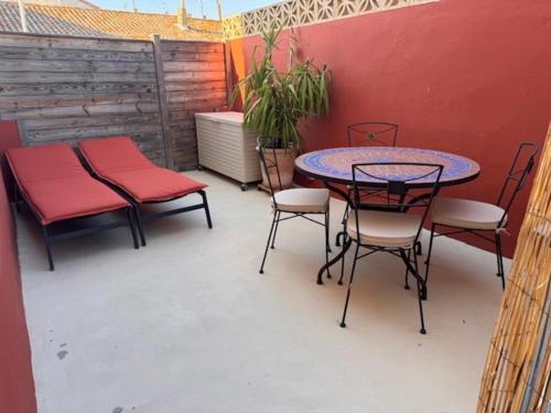 Grand studio centre Vias historique - Location saisonnière - Vias