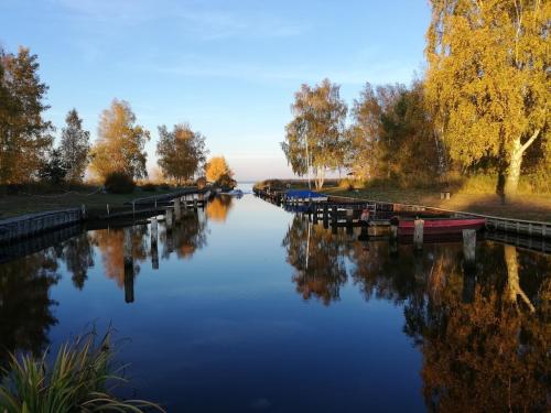 Lüttjes Hus hinterm Deich (Luttjes Hus hinterm Deich) in Monkebude