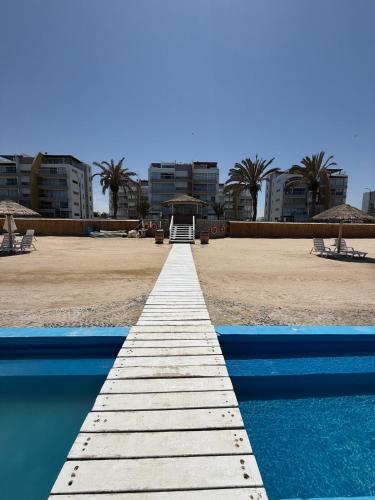 Oceanfront apartment con opcion de Velero