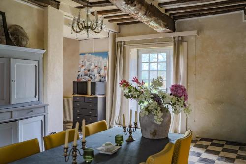 Grande maison de charme Grand jardin 13 couchages in Екуш