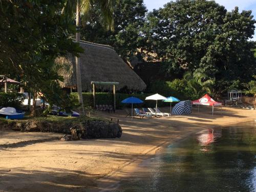 House with private beach Lake Izabal Guatemala in Mariscos