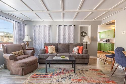 Rustic 2 Bedroom Boho Apartment in Laramie, USA