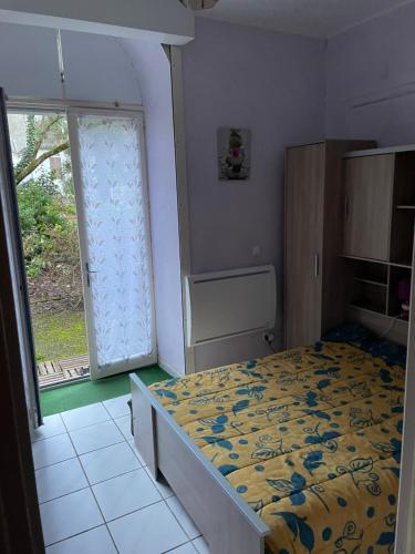 Appartement de plain pied , jardin et grande terrasse in Ussat