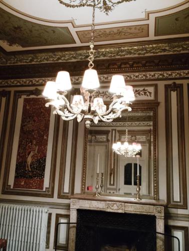 Chambre d'hôte d'une maison de chanoine - pas un hôtel, 3ème étage, 3 pièces, 90m2 (Chambre d'hote d'une maison de chanoine - pas un hotel, 3eme etage, 3 pieces, 90m2) in Autun