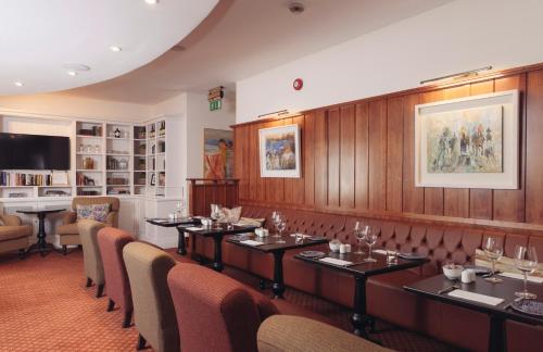 Restaurant, The Wyatt Hotel in Westport