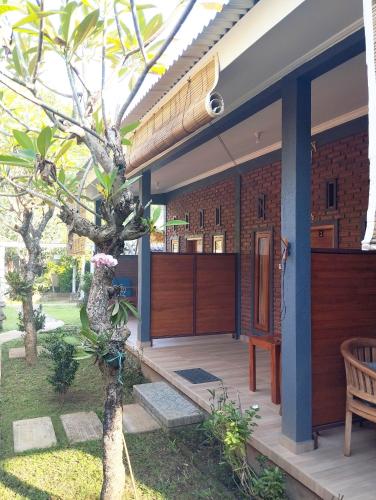 Tunjung guest house lovina beach in Lovina Beach