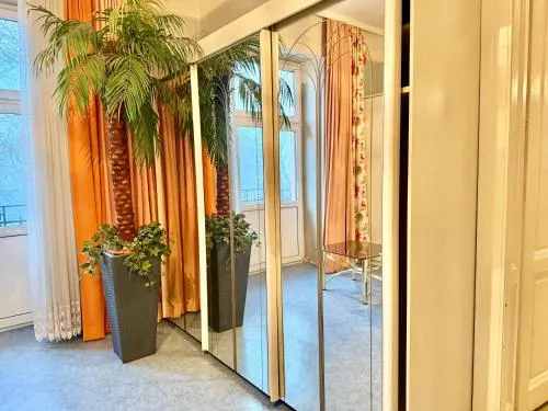 Old-School Apartment with Balcony near Center in Wien, Österreich