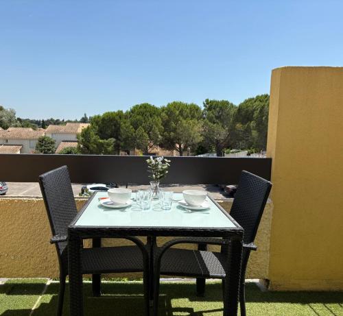 Exterior view, Escales du Sud - Grand T2 - Hopitaux, Chateau d'O in Alco