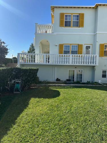 Exterior view, Windsong Guest Apts in Bermuda