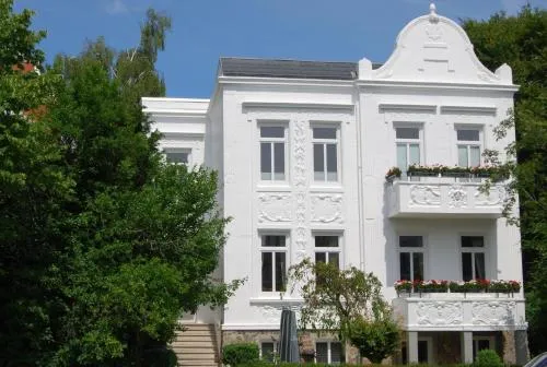 Haus Kapitäns Villa, Bugkajüte in Cuxhaven, Deutschland