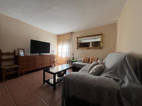 Koplietošanas atpūtas telpa ar TV, La Casa de Fausto en Basardilla in Brieva