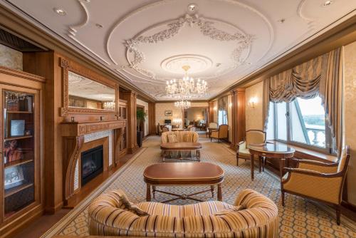 Fairmont Grand Hotel Kyiv - image 4