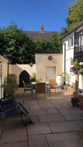 Pitfield Apartments in Willand