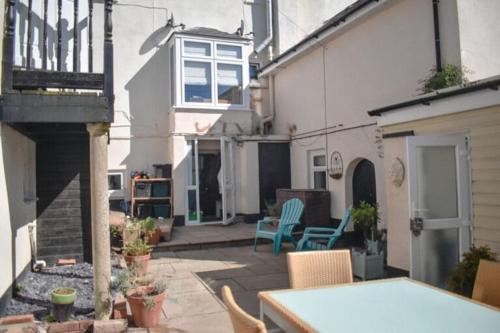 Pitfield Apartments in Willand