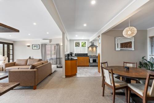 virtuve, Silver Seas Retreat in Muriwai