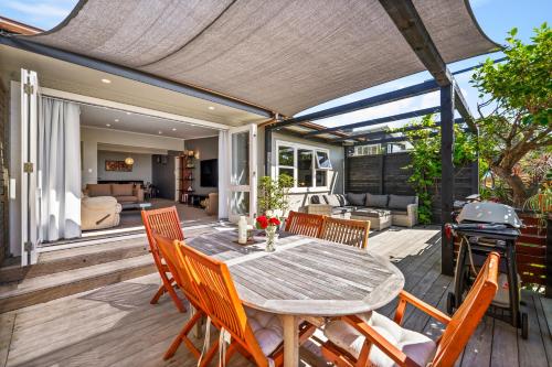 Skats, Silver Seas Retreat in Muriwai