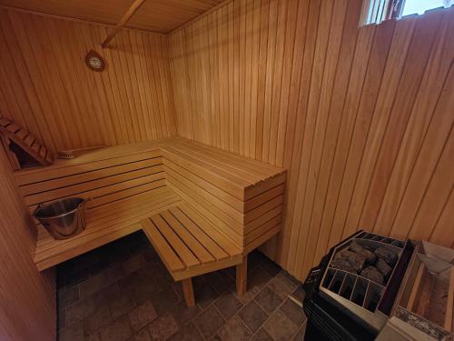 Saun, Log house with a view and sauna in Blyberg