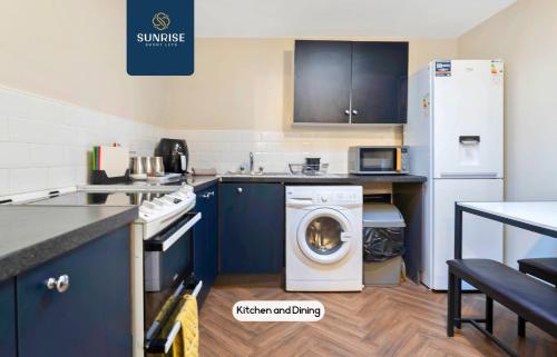 LAW 1 - is 4 Rooms with Tv's, 5 Beds, 2 Bathrooms, Private Parking, Fully Equipped by SUNRISE LONG LETS and SERVICED ACCOMMODATION DUNDEE, Dundee (fotografie 7)