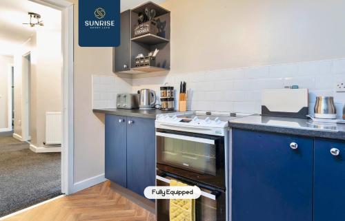 LAW 1 - is 4 Rooms with Tv's, 5 Beds, 2 Bathrooms, Private Parking, Fully Equipped by SUNRISE LONG LETS and SERVICED ACCOMMODATION DUNDEE, Dundee (fotografie 9)