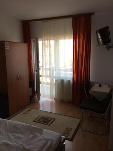 Double Room image 1