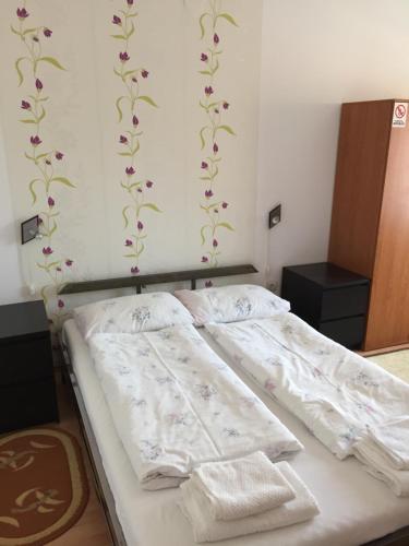 Double Room image 2