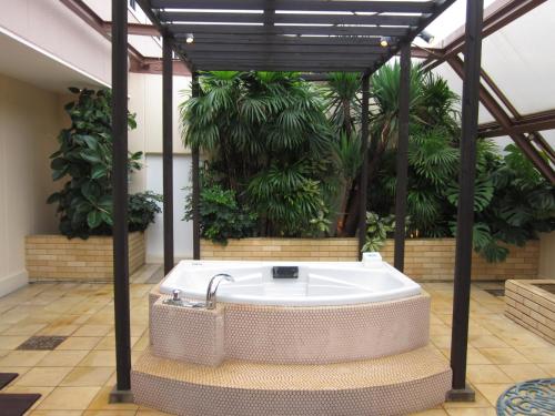 Open air bath, Hotel Aura Daito (Adult Only) in Neyagawa