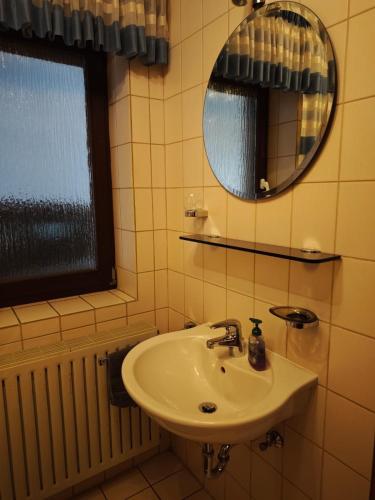 Fürdőszoba, Ferienwohnung Linnich für 4 Gäste in ruhiger Lage (Ferienwohnung Linnich fur 4 Gaste in ruhiger Lage) in Linnich
