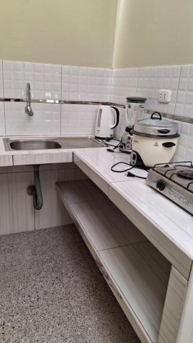 Departamento independiente anexo a vivienda familiar – khách sạn tại La Tingui