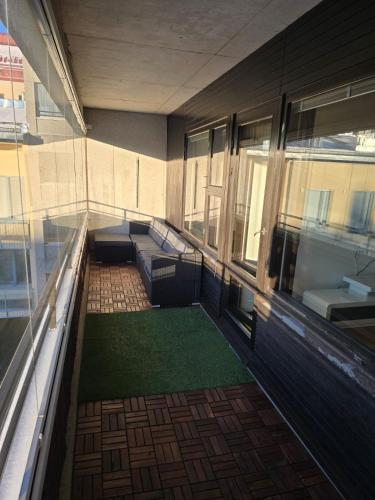 Stylish two-room apartment with balcony & great views in Töölö