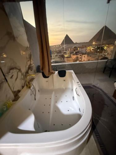 Middle East panorama veiw & jacuzzi - image 3