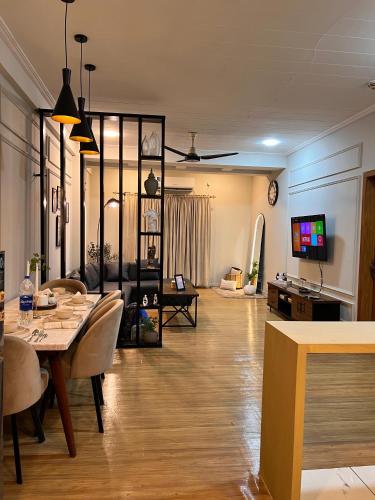Designer 1 bedroom  self check-in  pool & soana - image 4
