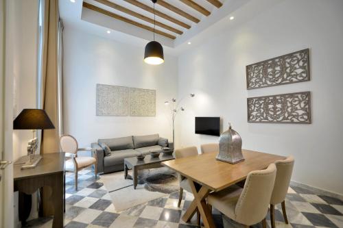 2 bedrooms, 4 beds
