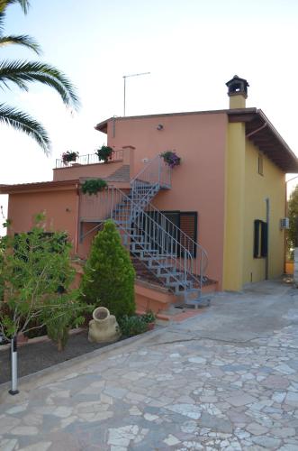  Terrazza sul golfo degli angeli, Ferienwohnung in Capitana