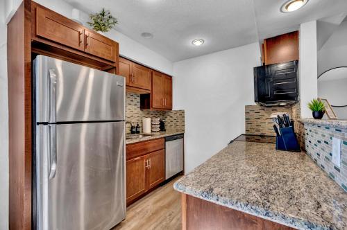 2BR Sophistication in OKC with Free WiFi & parking in Oklahoma City, USA