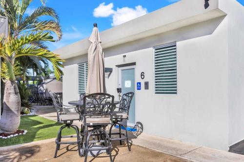 Modern studio for 2 guests - image 11