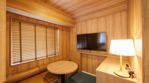 room detail thumbnail 2