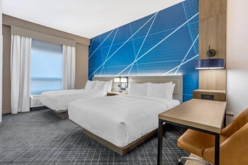 Comfort Suites Central Valley - Woodbury - image 6