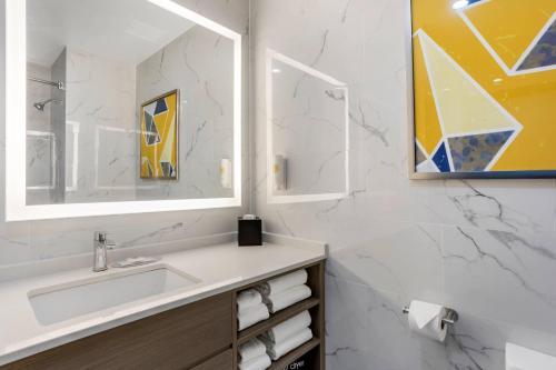 Comfort Suites Central Valley - Woodbury - main image