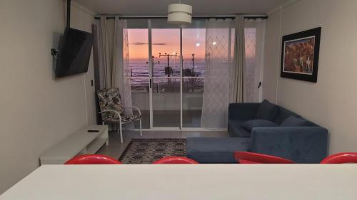 Departamento AYLLU para 4 personas, con piscina Frente a la playa en Laucho, cerca del centro