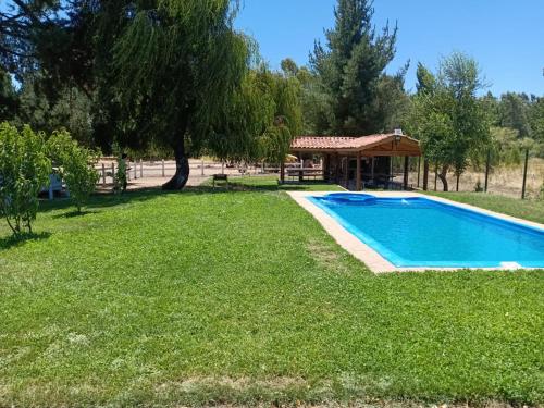 Arriendo casona en el campo, piscina, Quincho y Río Huaqui